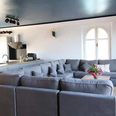 De Prestige En Bord De Dans La Baie De Cannes *