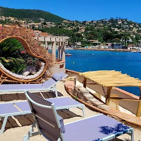 De Prestige En Bord De Dans La Baie De Cannes 테울쉬르메르