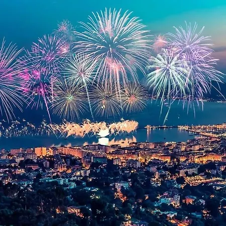 De Prestige En Bord De Dans La Baie De Cannes