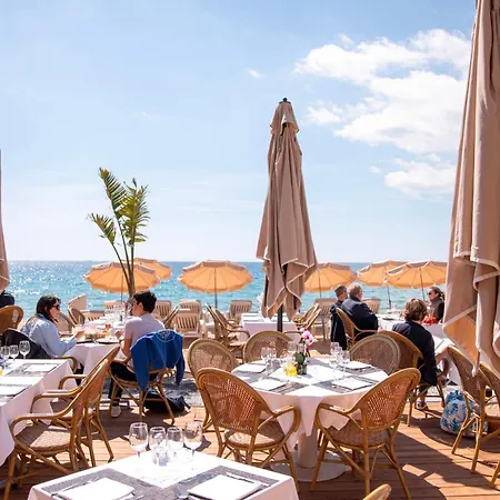 De Prestige En Bord De Dans La Baie De Cannes * Théoule-sur-Mer