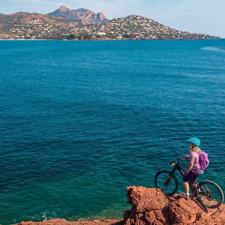 De Prestige En Bord De Dans La Baie De Cannes Villa