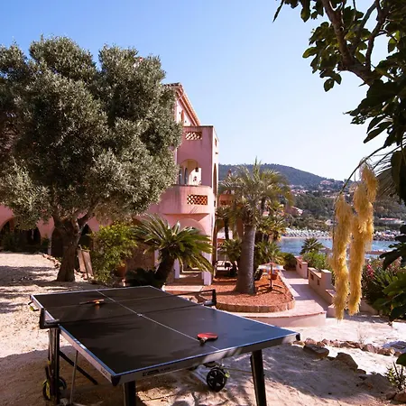 Villa De Prestige En Bord De Dans La Baie De Cannes *