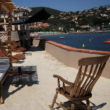 Villa De Prestige En Bord De Dans La Baie De Cannes *