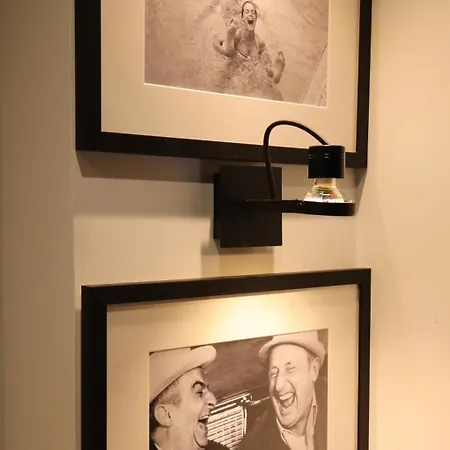 De Prestige En Bord De Dans La Baie De Cannes *