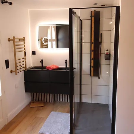 De Prestige En Bord De Dans La Baie De Cannes *