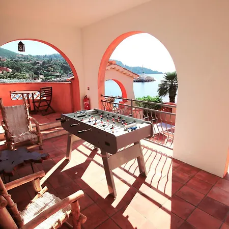 De Prestige En Bord De Dans La Baie De Cannes Villa