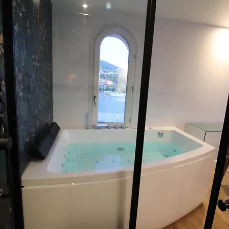 De Prestige En Bord De Dans La Baie De Cannes Villa