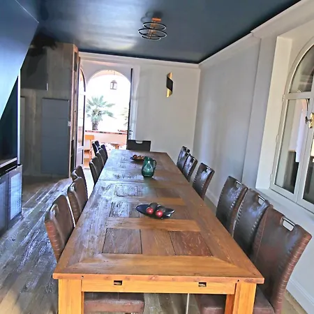 Villa De Prestige En Bord De Dans La Baie De Cannes *