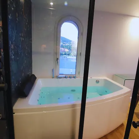 De Prestige En Bord De Dans La Baie De Cannes Villa