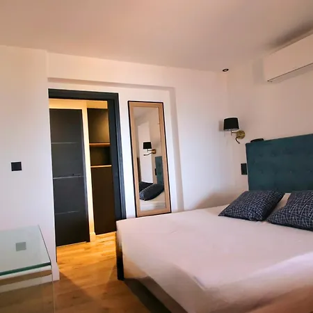 De Prestige En Bord De Dans La Baie De Cannes * Théoule-sur-Mer