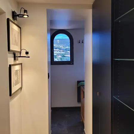 Villa De Prestige En Bord De Dans La Baie De Cannes