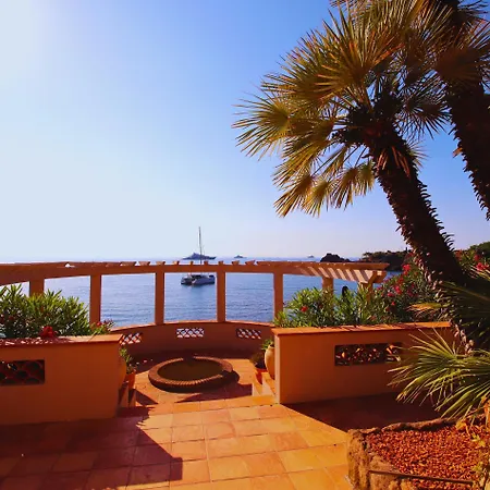 Villa De Prestige En Bord De Dans La Baie De Cannes